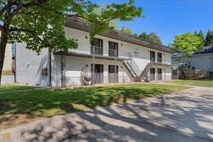 1543 Hardin Ave in Atlanta, GA - Building Photo