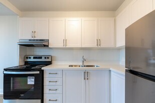 The Summit in Toronto, ON - Building Photo