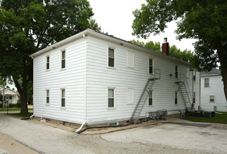 209 SW Cherry St in Ankeny, IA - Foto de edificio - Building Photo