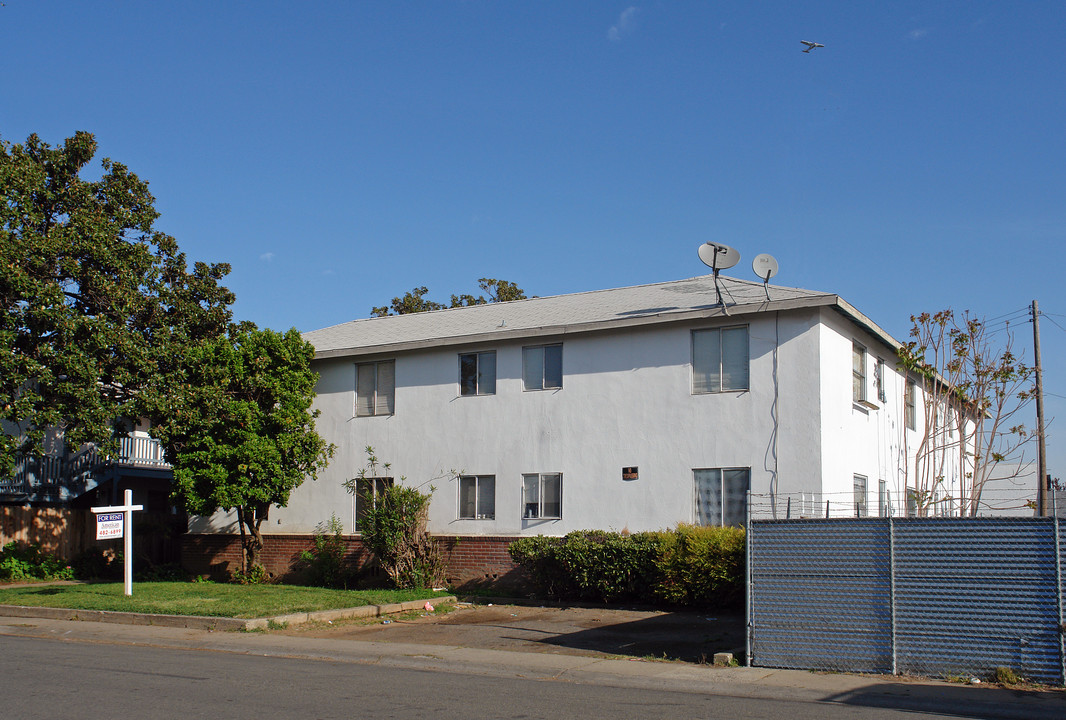 Sixteenth Avenue Apartments in Sacramento, CA - Building Photo