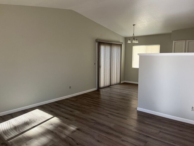 3320 S Parkside Dr in Tempe, AZ - Building Photo - Building Photo