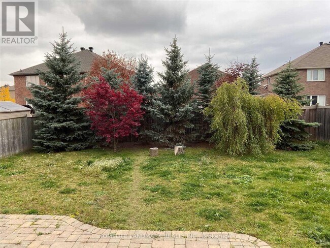 70 Prince William Way in Barrie, ON - Building Photo - Building Photo