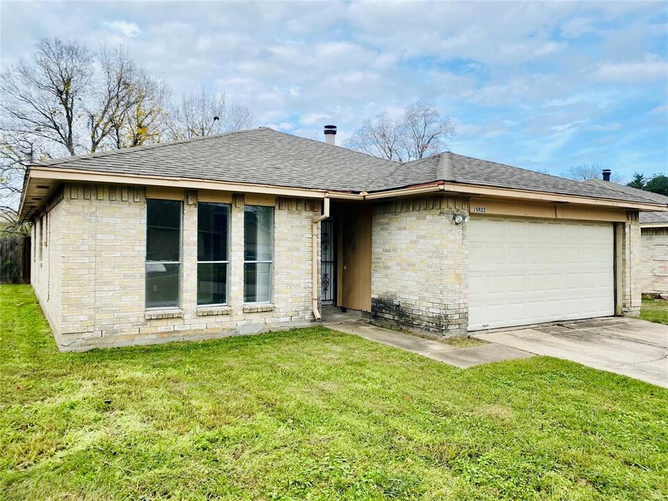 15822 Baybriar Dr in Missouri City, TX - Building Photo