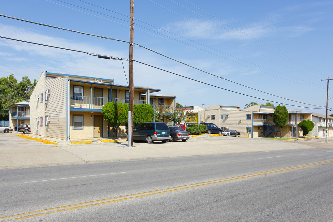 Casablanca in San Antonio, TX - Building Photo