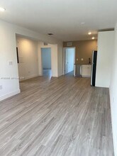 511 SW 1st Ave in Hallandale Beach, FL - Building Photo - Building Photo