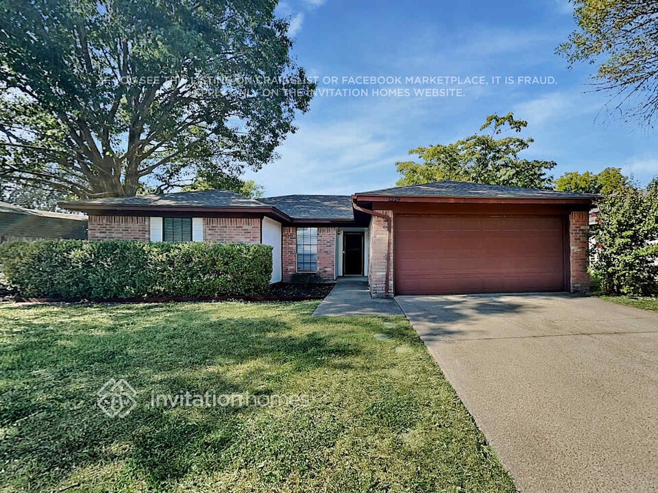 1229 N Creek Dr in Saginaw, TX - Building Photo