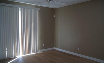 10181 Bentley Oaks Ave in Las Vegas, NV - Building Photo - Building Photo