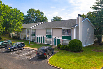 Kingly Ones and Briarwood Court Apartments in Richmond, VA - Building Photo - Building Photo