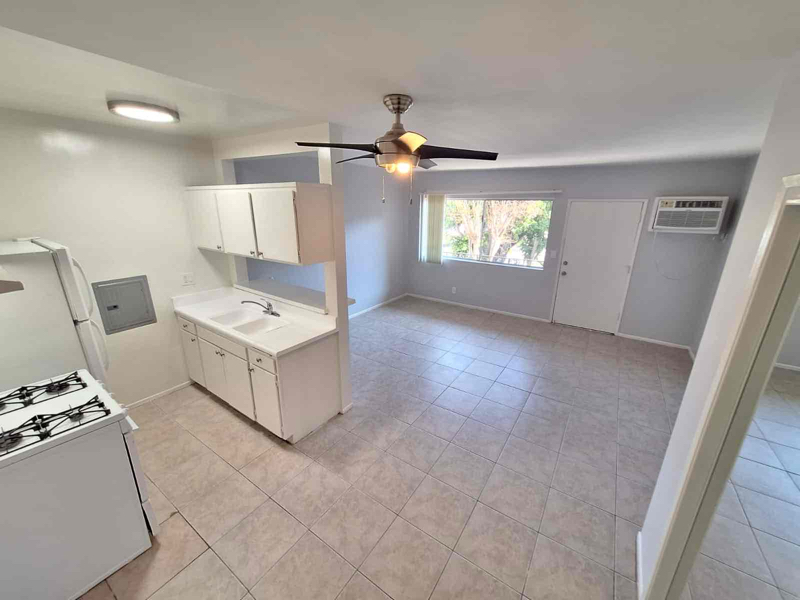 4660 Kester Ave in Los Angeles, CA - Building Photo
