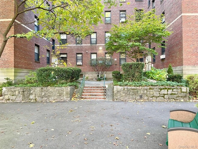 property at 321 Larchmont Acres