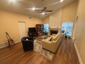 1030 Winston Ct in Westlake Village, CA - Building Photo - Building Photo