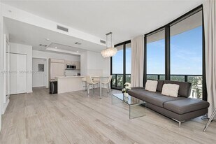 55 SW 9th St, Unit 4208 in Miami, FL - Building Photo