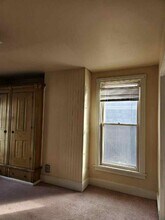 1318 N Main St, Unit 2 in Davenport, IA - Building Photo - Building Photo