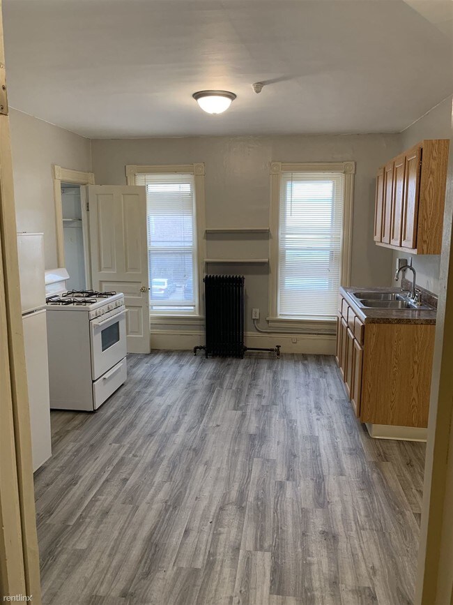 1003 Bridge St NW-Unit -Apt 3 in Grand Rapids, MI - Building Photo - Building Photo