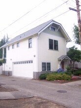 350 NW Polk Ave, Unit Garage Mahal in Corvallis, OR - Building Photo - Building Photo
