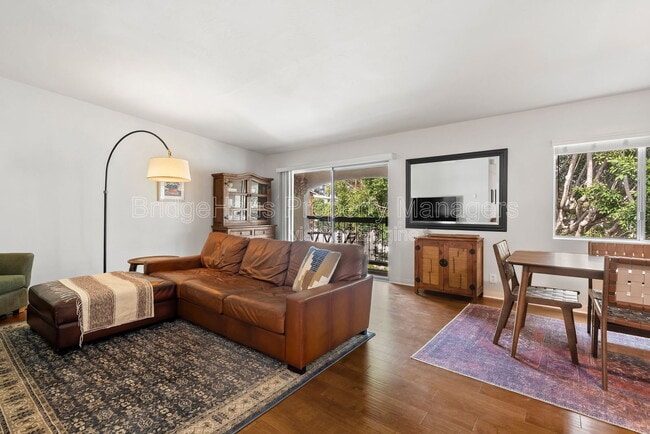 property at 3972 Jackdaw St