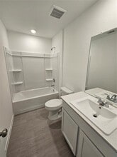105 Stran St in Wharton, TX - Building Photo - Building Photo