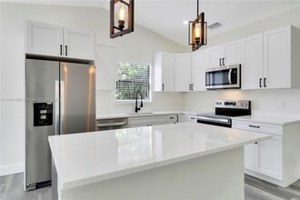 143 Greentree Cir in Jupiter, FL - Building Photo - Building Photo