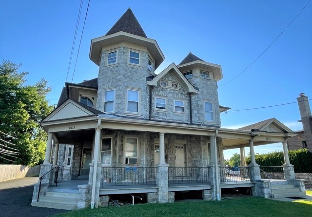 1211 Bethlehem Pike in Flourtown, PA - Building Photo