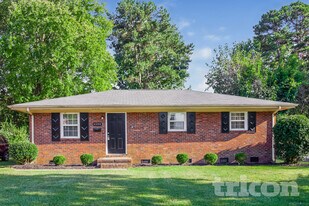 4300 Oak Forest Dr in Charlotte, NC - Building Photo