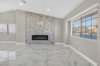 492 Chelsea Dr in Henderson, NV - Building Photo - Building Photo