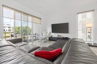 1367 N Ocean Blvd in Pompano Beach, FL - Building Photo - Building Photo