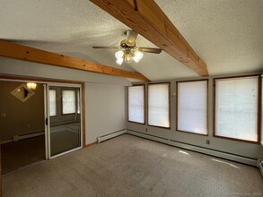 63 Mountain St in Ellington, CT - Building Photo - Building Photo