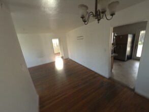 1245 Laurel Ave in East Palo Alto, CA - Building Photo - Building Photo