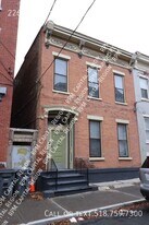 2267 Old 6th Ave in Troy, NY - Building Photo