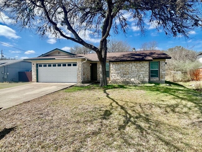 2004 Lisa Ln in San Marcos, TX - Building Photo - Building Photo