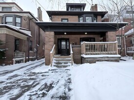 27 Melrose Ave S in Hamilton, ON - Building Photo