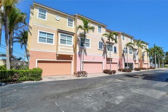 104 Harbors Way in Boynton Beach, FL - Building Photo - Building Photo