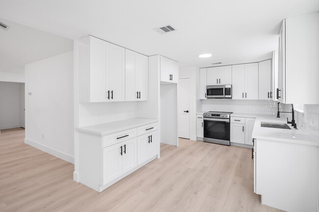 10814 MacKenzie Dr