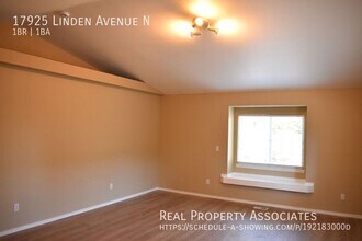 17925 Linden Ave N in Shoreline, WA - Building Photo - Building Photo
