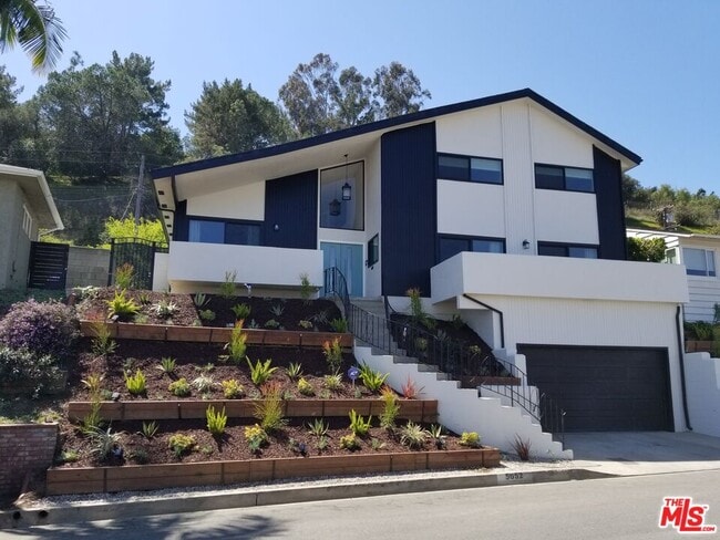 5652 Glenford St in Los Angeles, CA - Building Photo - Building Photo