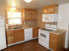 704 13th St in Windber, PA - Building Photo - Building Photo