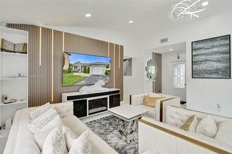 11761 NW 12th St in Pembroke Pines, FL - Building Photo - Building Photo