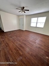 671 SW Bird Ave in Keystone Heights, FL - Building Photo - Building Photo