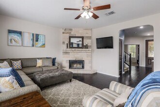 1105 Amazon Lilly Cove in Leander, TX - Foto de edificio - Building Photo