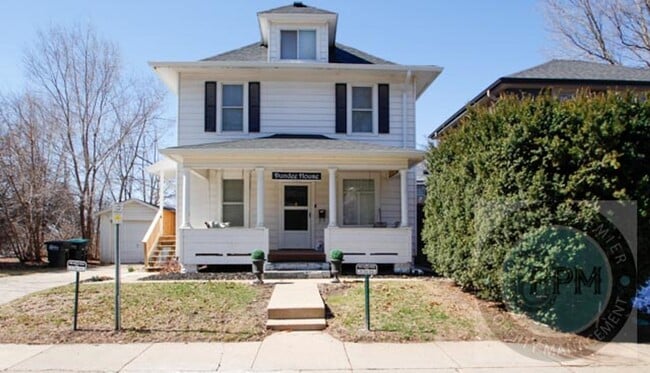 property at 822 N 50th Ave