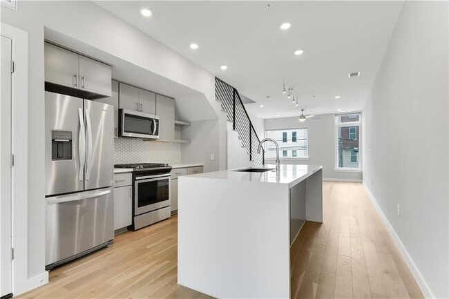 property at 2002 E 7th St