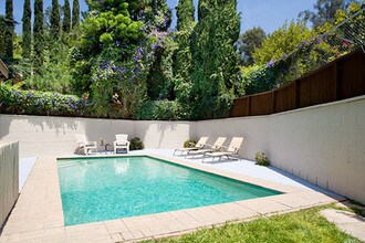 6350 Deep Dell Pl in Los Angeles, CA - Building Photo - Building Photo