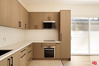 2325 27th St in Santa Monica, CA - Building Photo - Building Photo