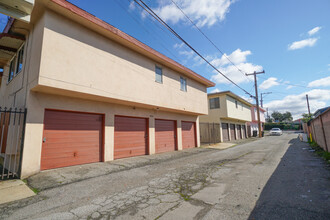 2218 W Imperial Hwy in Hawthorne, CA - Building Photo - Building Photo