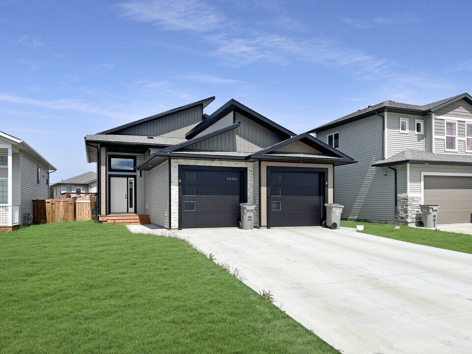 10406-10129 129 Ave in Grande Prairie, AB - Building Photo