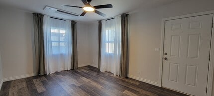 329 W Walnut Ave in Monrovia, CA - Building Photo - Building Photo