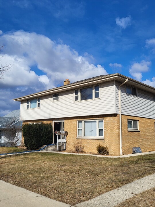 6810 W Morgan Ave in Milwaukee, WI - Building Photo