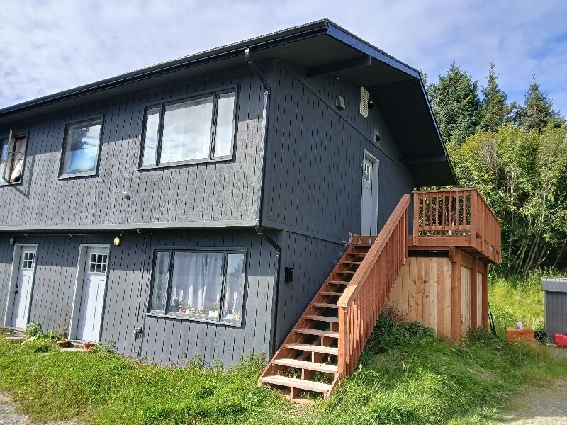 398 Mountain View Dr in Homer, AK - Building Photo