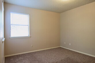 7825 Beauregard Cir-Unit -#11 A in Austin, TX - Building Photo - Building Photo
