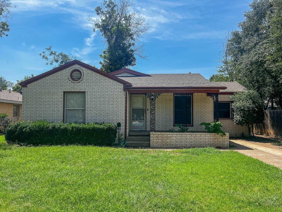 1549 NORRIS Rd in Wichita Falls, TX - Foto de edificio